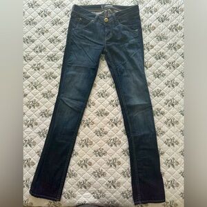 Hudson low rise skinny jean. Size 26.
